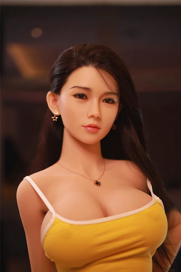 Poupée sexuelle asiatique Misha