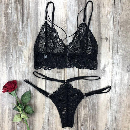 Lingerie sexy en dentelle avec soutien-gorge et sous-vêtements