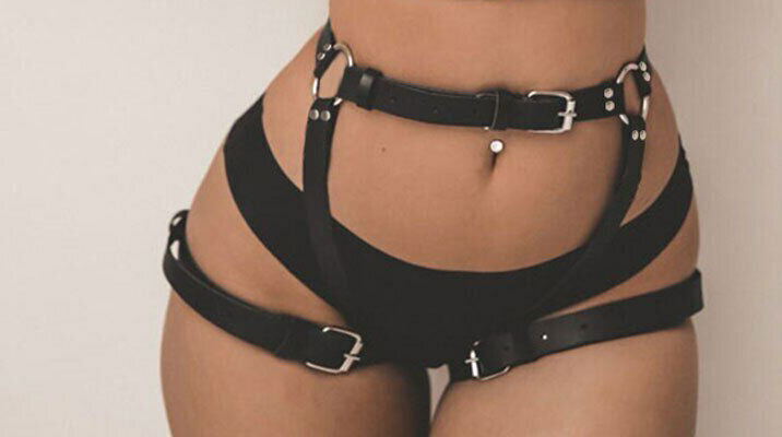 Combinaison à bretelles en cuir Queen