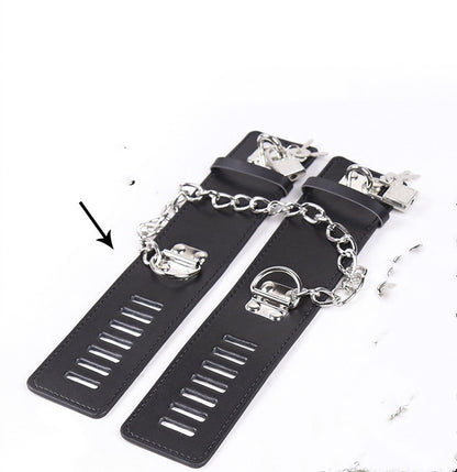 Menottes en cuir PU avec serrure