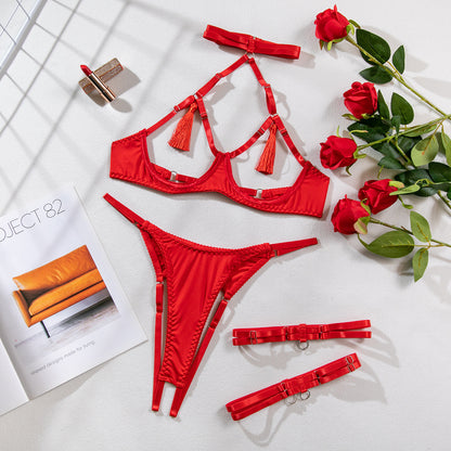 Ensemble de lingerie à bretelles révélatrices