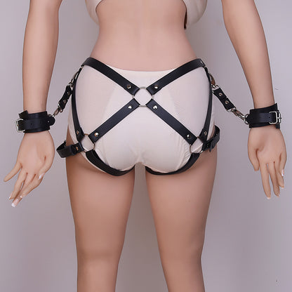Ceinture avec menottes connectées