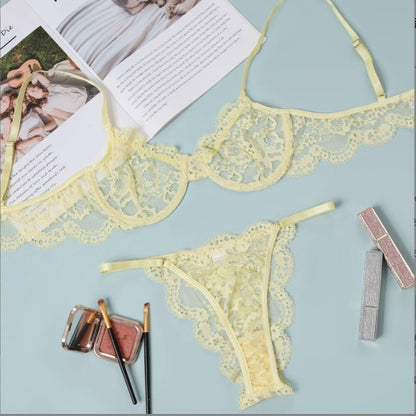 Ensemble de lingerie en dentelle avec soutien-gorge et culotte