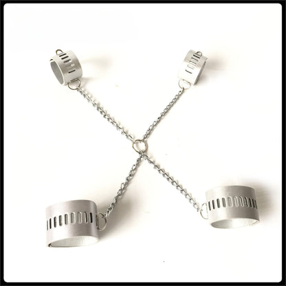 Chaînes pour les mains et les pieds