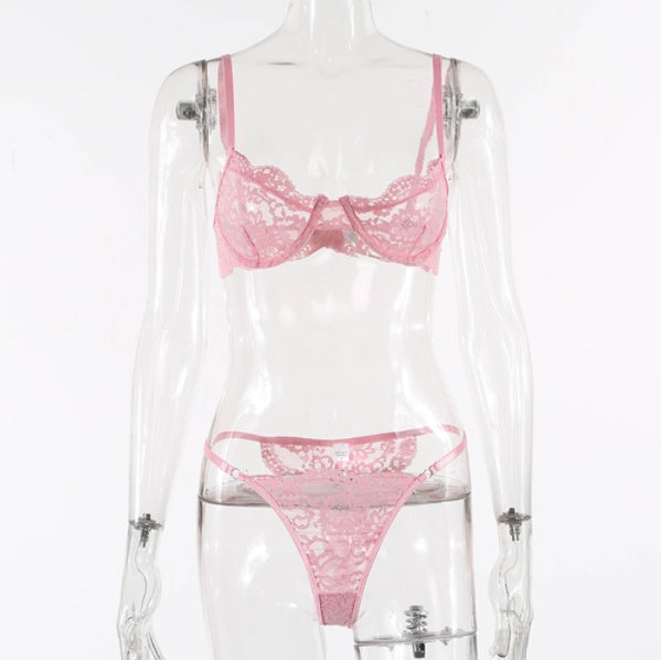Ensemble de lingerie en dentelle avec soutien-gorge et culotte