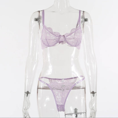 Ensemble de lingerie en dentelle avec soutien-gorge et culotte
