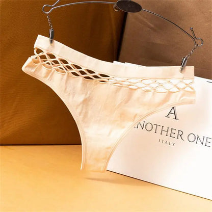 G-Strings with fishnet top