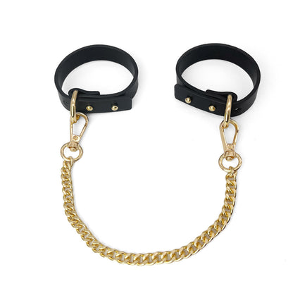 Formation au bondage et à la discipline des couples avec menottes