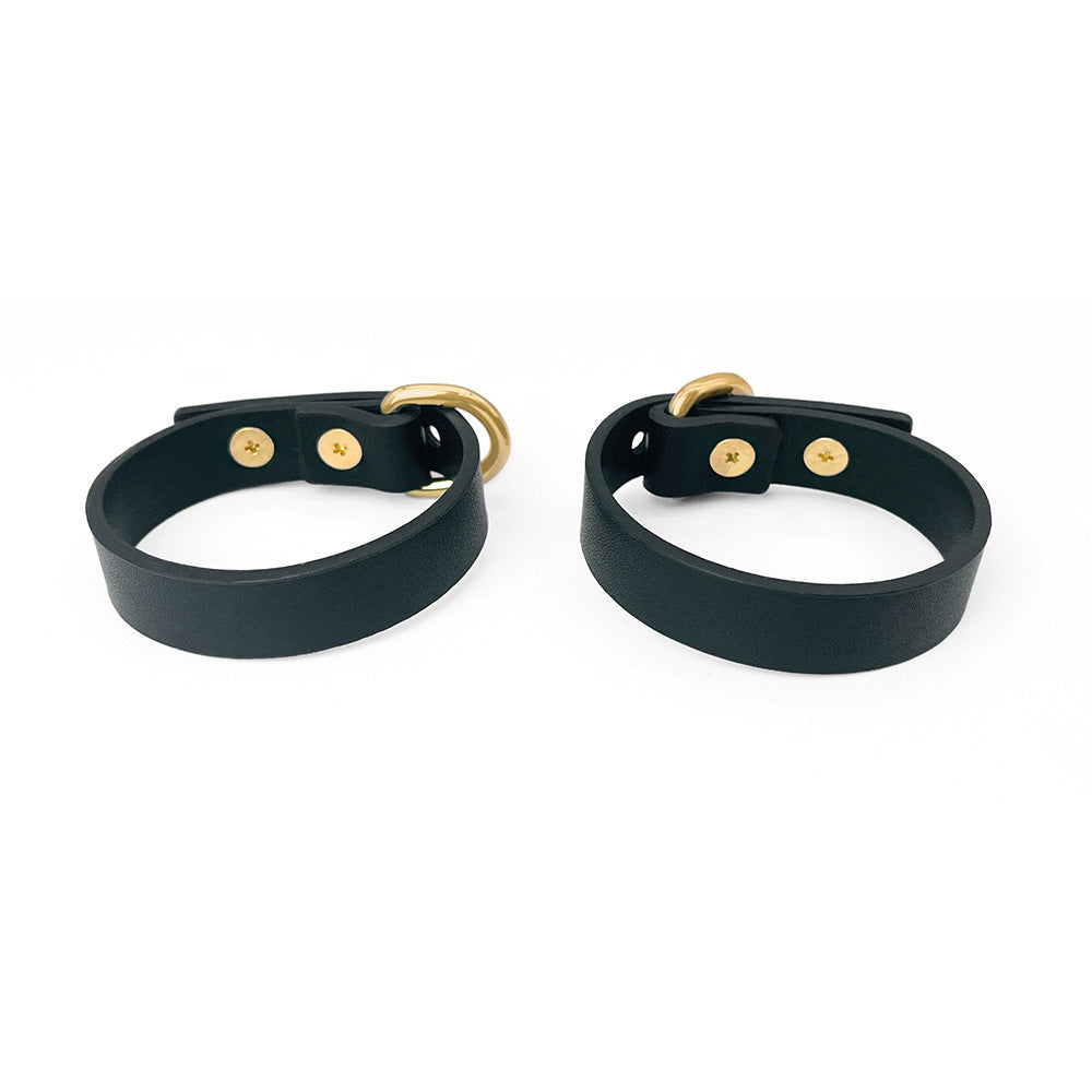 Formation au bondage et à la discipline des couples avec menottes