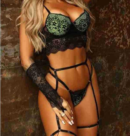 Ensemble de lingerie trois pièces pour femme