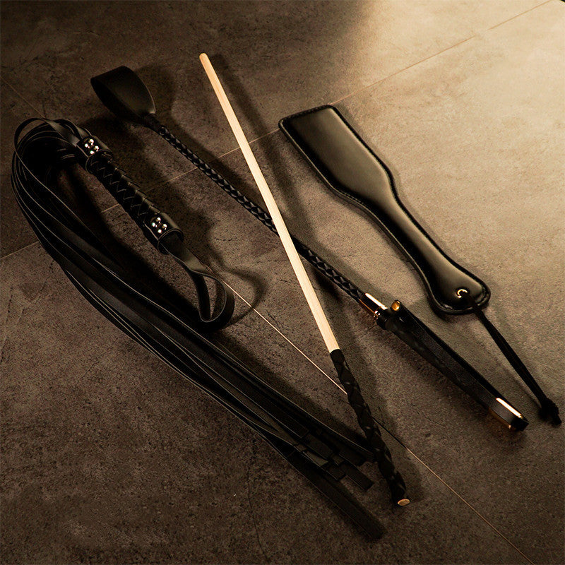 Fouet et canne en cuir VIPXXX